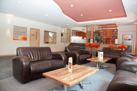 Balance bar and café